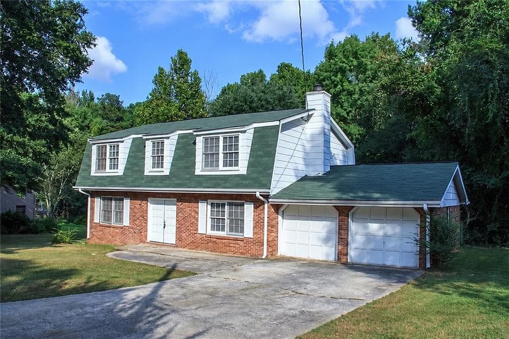 3 bedroom, 3 bathroom, 2,204 sq ft single family residence for sale at 6202 Lance Lane, Riverdale, GA 30274