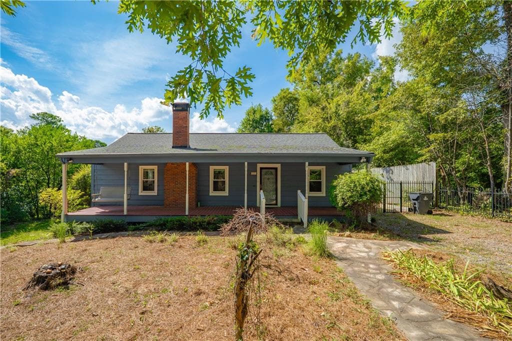 3 bedroom, 2 bathroom, 2,160 sq ft single family residence for sale at 4490 Dallas Street, Acworth, GA 30101