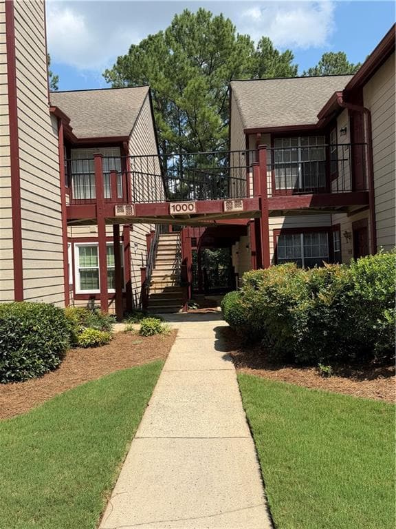 2 bedroom, 2 bathroom, 950 sq ft condominium for sale at 1018 Sandy Lane Drive, Alpharetta, GA 30022