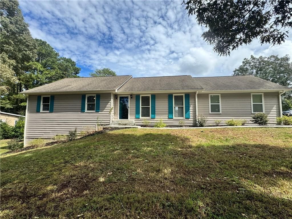 3 bedroom, 2 bathroom, 1,389 sq ft single family residence for sale at 1456 Oak Road, Snellville, GA 30078