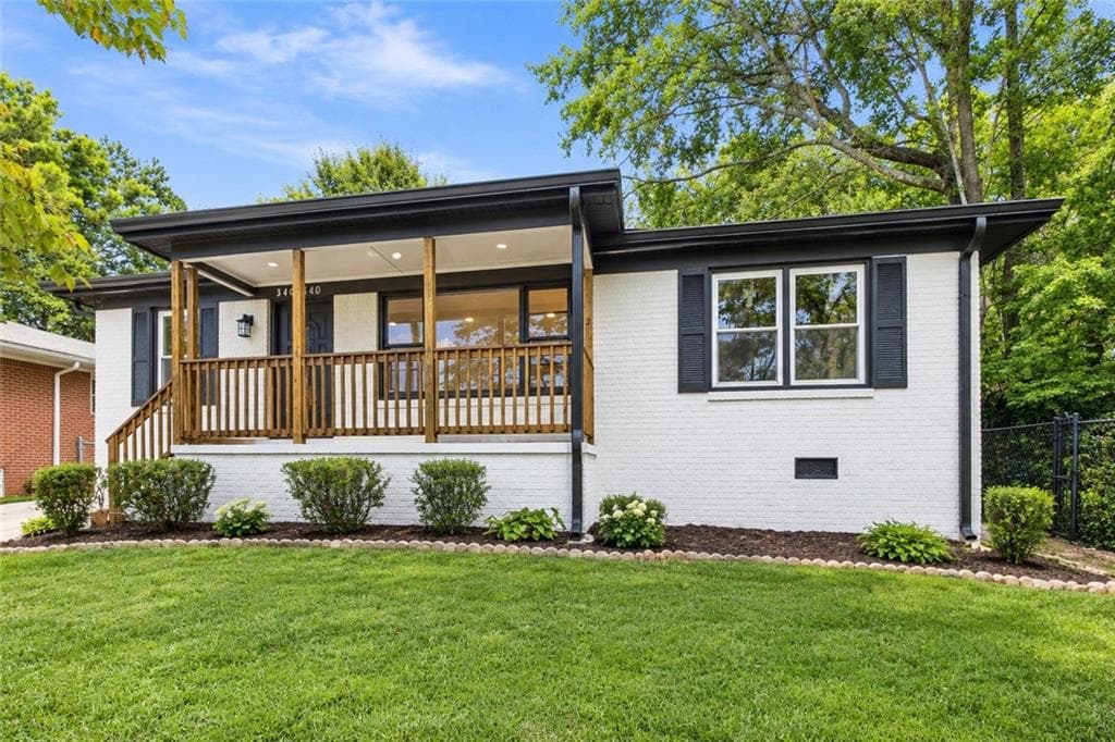 4 bedroom, 2 bathroom, 1,245 sq ft single family residence for sale at 340 Brooks Avenue, Atlanta, GA 30310