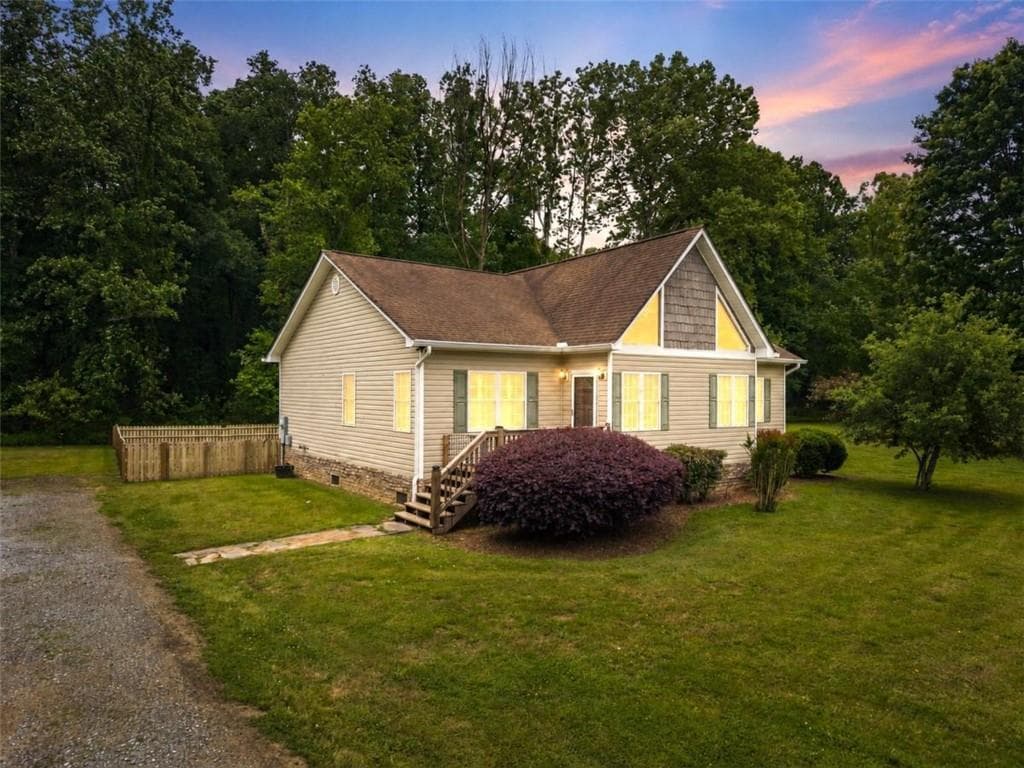 3 bedroom, 2 bathroom, 1,750 sq ft single family residence for sale at 315 Cartecay River Run, Ellijay, GA 30536