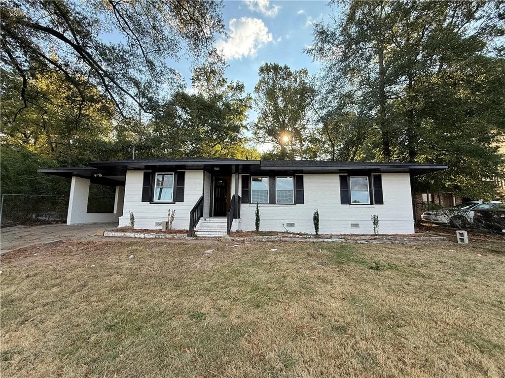 3 bedroom, 1 bathroom, 1,227 sq ft single family residence for sale at 2346 Fort Benning Road, Columbus, GA 31903