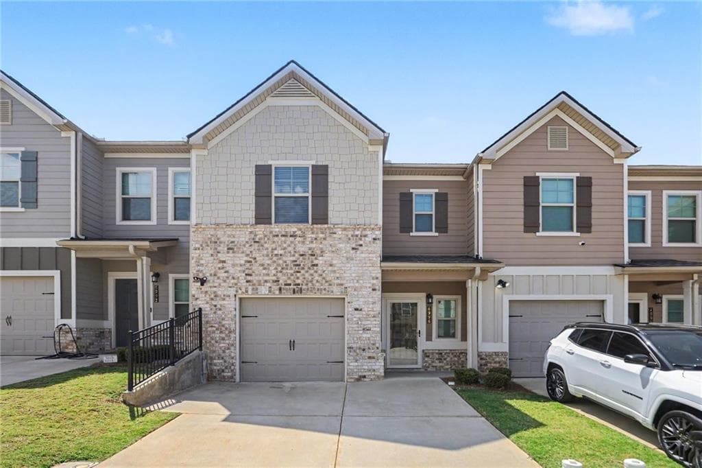 3 bedroom, 3 bathroom, 1,504 sq ft townhouse for sale at 6996 Zaniah Road, Atlanta, GA 30331