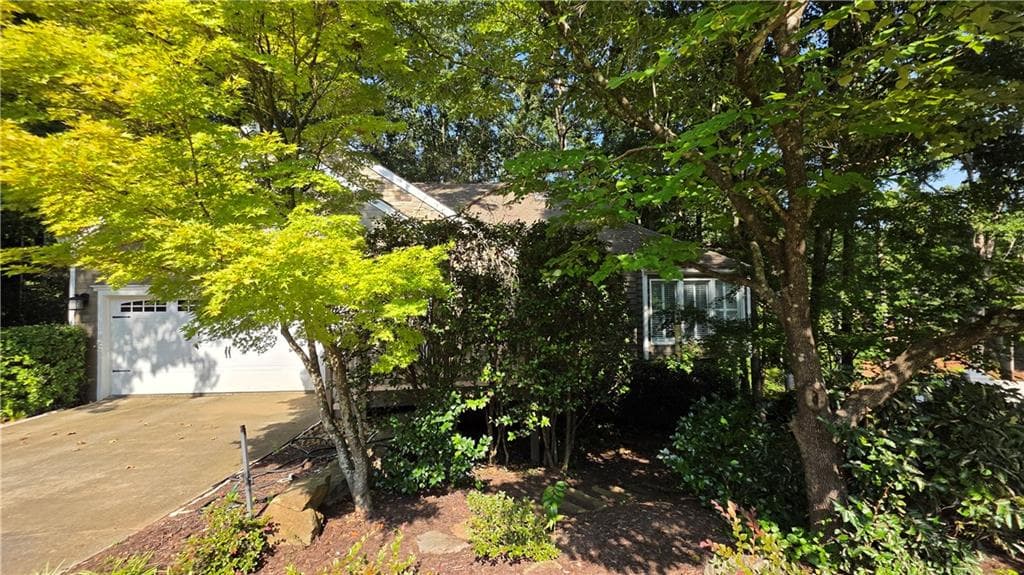 4 bedroom, 3 bathroom, 2,728 sq ft single family residence for sale at 2659 Spring Rock Way, Roswell, GA 30075