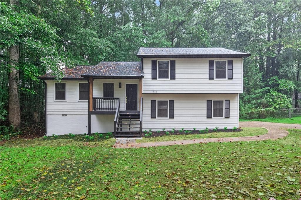 3 bedroom, 2 bathroom, 1,440 sq ft single family residence under contract at 711 Mary Erna Drive, Fairburn, GA 30213