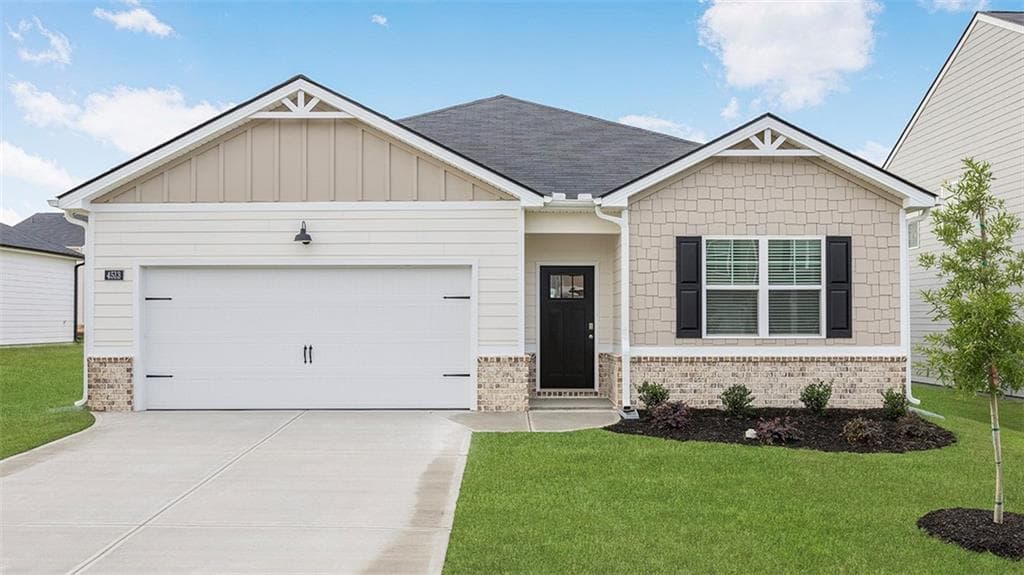 4 bedroom, 2 bathroom, 1,864 sq ft single family residence for sale at 106 Planters Row, Perry, GA 31069