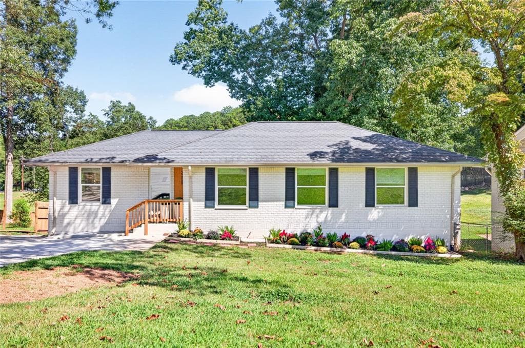 4 bedroom, 2 bathroom, 1,790 sq ft single family residence for sale at 2298 Mark Trail, Decatur, GA 30032