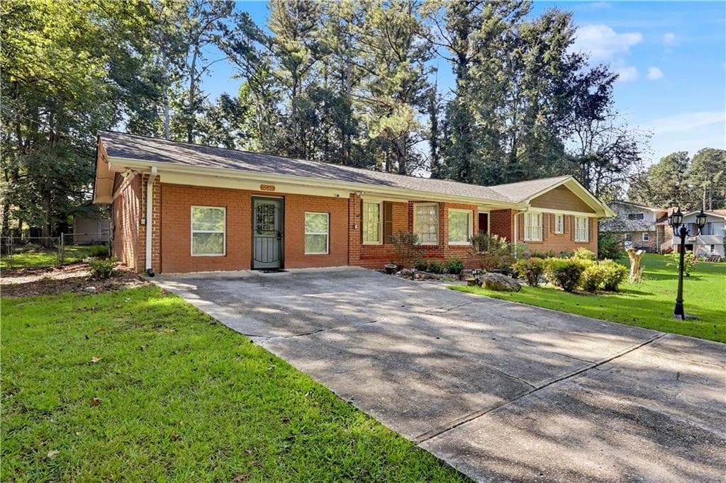 3 bedroom, 2 bathroom, 1,914 sq ft single family residence for sale at 2246 Rhett Court, Lawrenceville, GA 30044