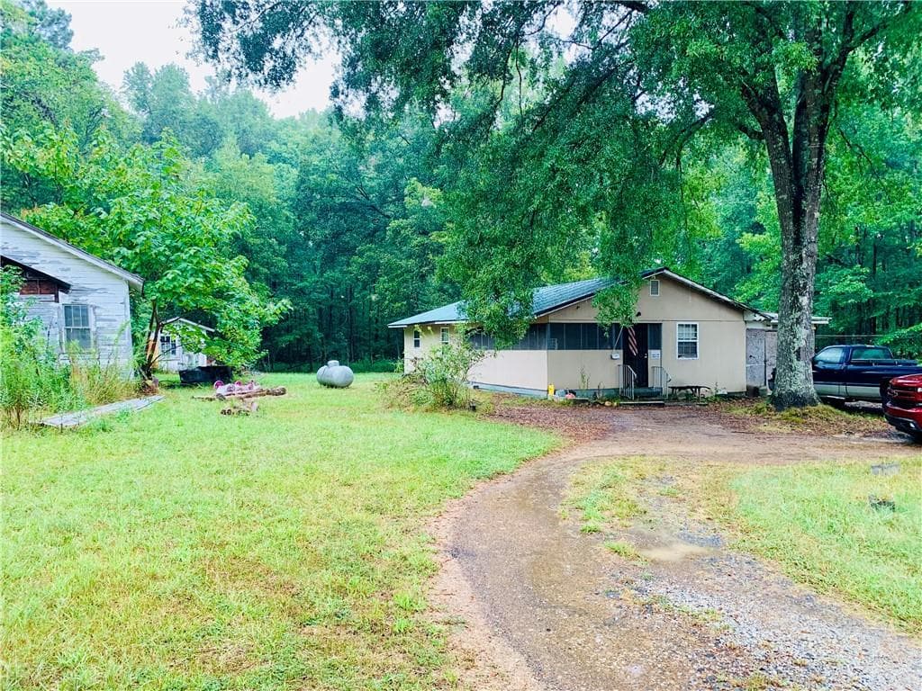 3 bedroom, 1 bathroom, 1,246 sq ft single family residence for sale at 1658 Johnson Lake Road, Cedartown, GA 30125