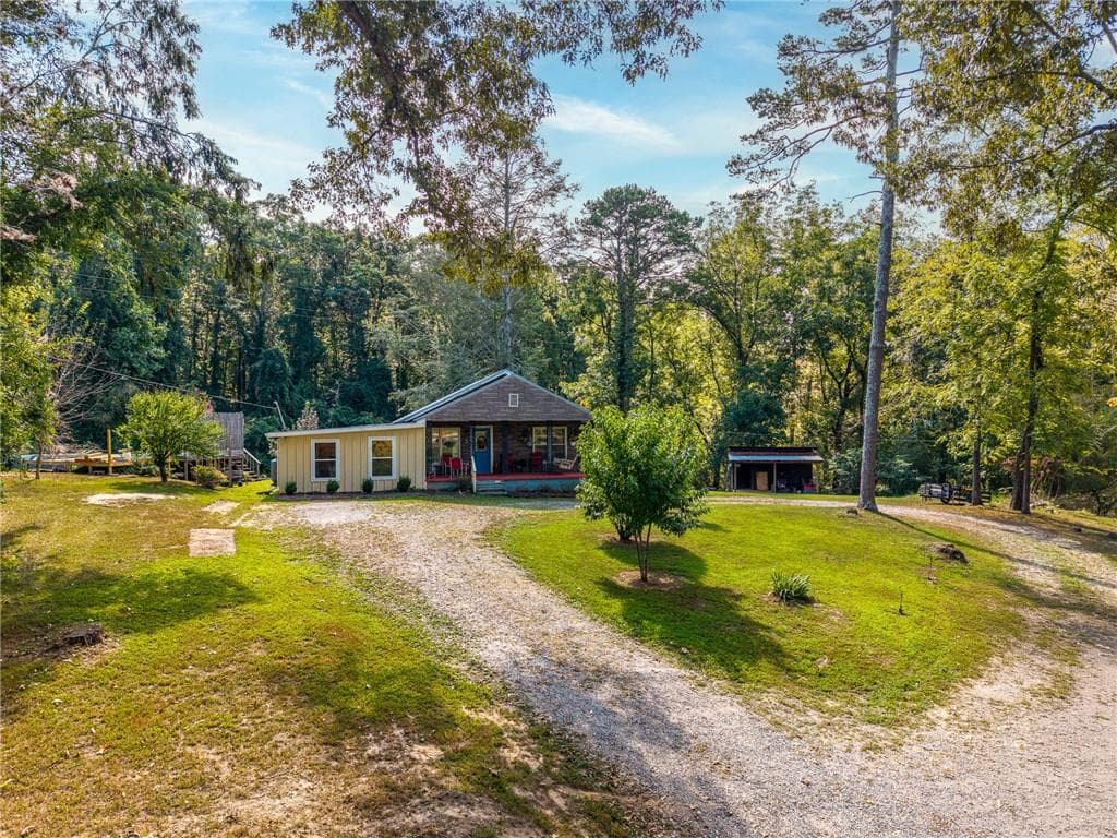 3 bedroom, 2 bathroom, 1,502 sq ft single family residence for sale at 2601 Old Highway 5, Ellijay, GA 30540