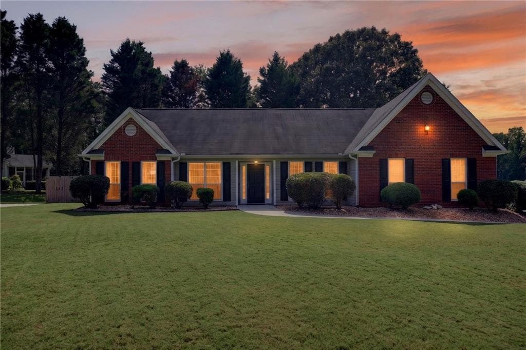 3 bedroom, 2 bathroom, 2,135 sq ft single family residence under contract at 300 Hickory Pointe Court, Villa Rica, GA 30180