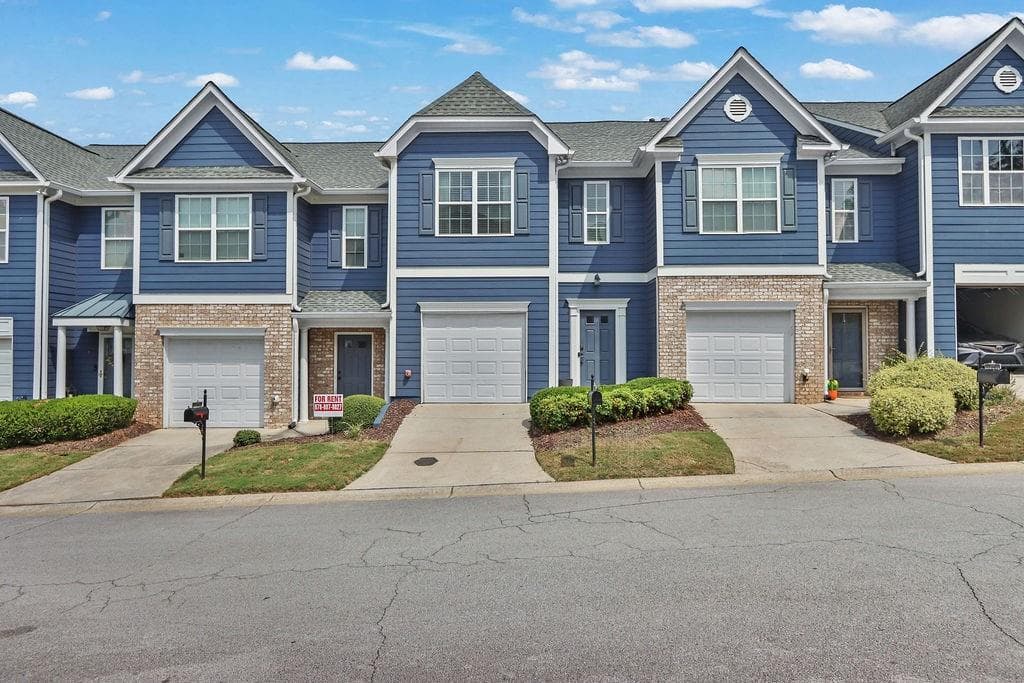 3 bedroom, 3 bathroom, 1,548 sq ft townhouse under contract at 6608 Splashwater Drive, Flowery Branch, GA 30542