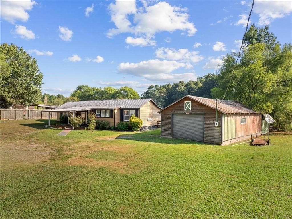 2 bedroom, 1 bathroom, 1,096 sq ft single family residence for sale at 362 River Bend Road, Plainville, GA 30733