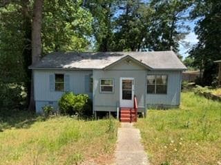 3 bedroom, 2 bathroom, 1,040 sq ft single family residence for sale at 305 Creighton Avenue, Scottdale, GA 30079