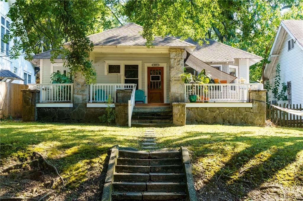 2 bedroom, 2 bathroom, 1,810 sq ft single family residence for sale at 957 Saint Charles Avenue, Atlanta, GA 30306