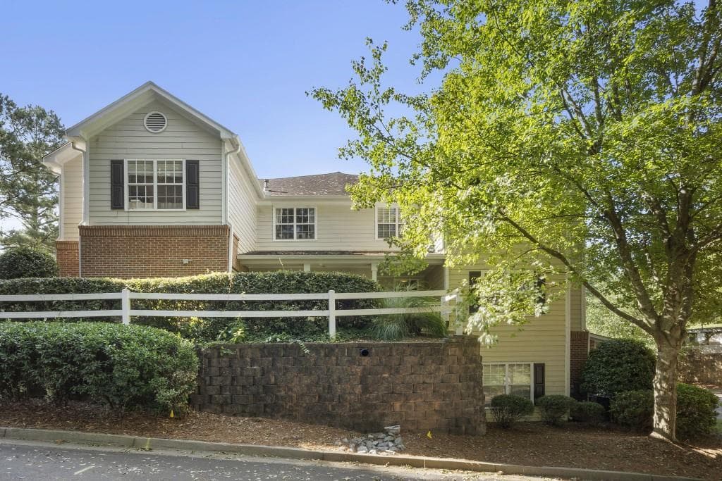 2 bedroom, 2 bathroom, 1,187 sq ft condominium for sale at 111 Spring Heights Lane 1, Smyrna, GA 30080