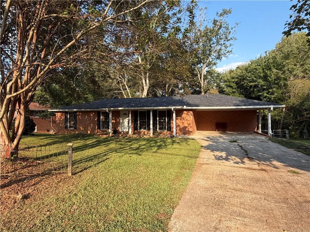 3 bedroom, 2 bathroom, 1,446 sq ft single family residence for sale at 3941 Lauada Drive, Douglasville, GA 30135
