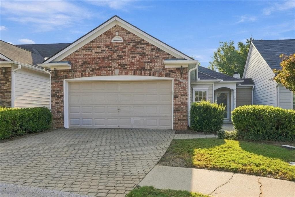 3 bedroom, 2 bathroom, 1,427 sq ft townhouse under contract at 1657 Donovans Pass, Kennesaw, GA 30152