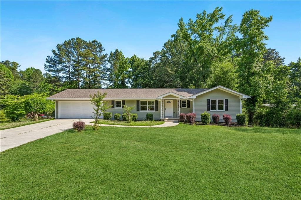 3 bedroom, 2 bathroom, 1,478 sq ft single family residence for sale at 805 Gettysburg Trail, Kennesaw, GA 30144