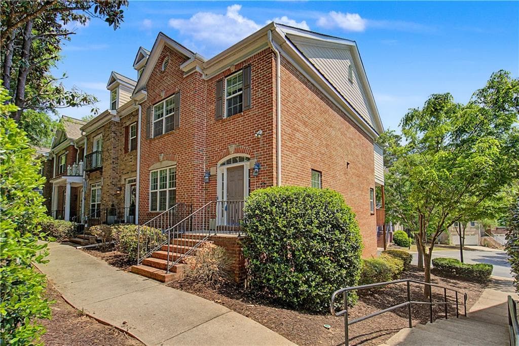 4 bedroom, 4 bathroom, 2,482 sq ft townhouse for sale at 3216 Buck Way, Alpharetta, GA 30004