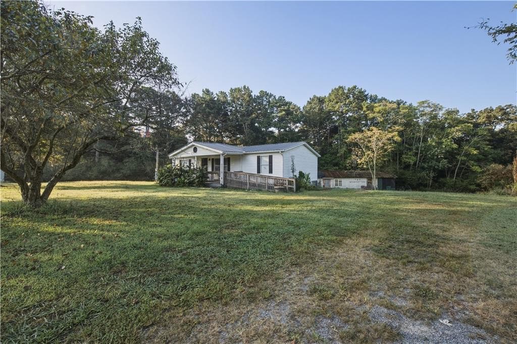 3 bedroom, 2 bathroom, 1,056 sq ft single family residence for sale at 285 Mountain View Drive, Calhoun, GA 30701