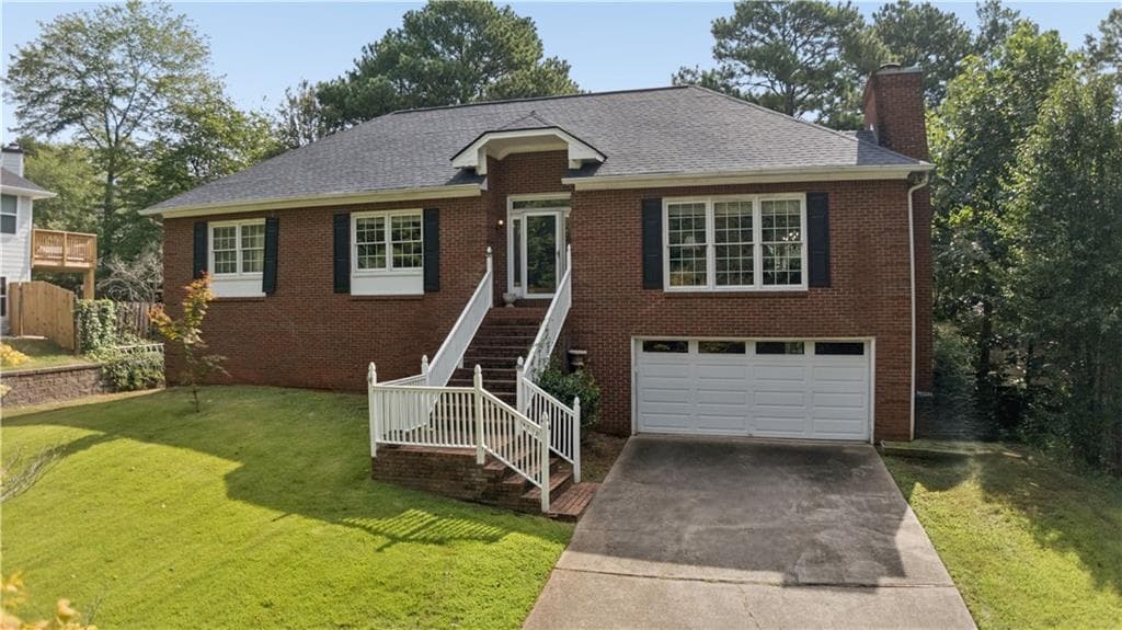 4 bedroom, 3 bathroom, 2,184 sq ft single family residence for sale at 1802 Hunters Glen, Marietta, GA 30062