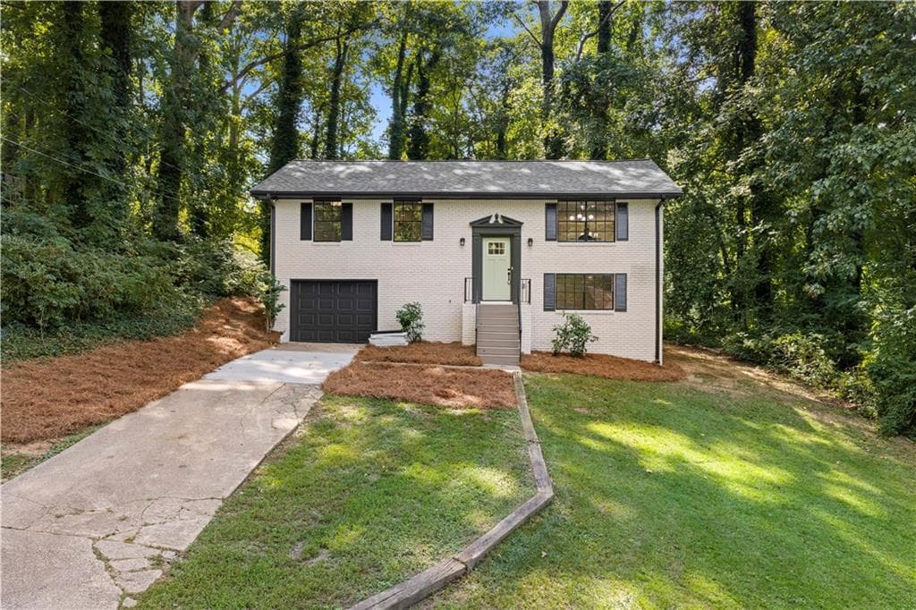 4 bedroom, 3 bathroom, 1,633 sq ft single family residence for sale at 1197 Wynbrook Road, Marietta, GA 30008