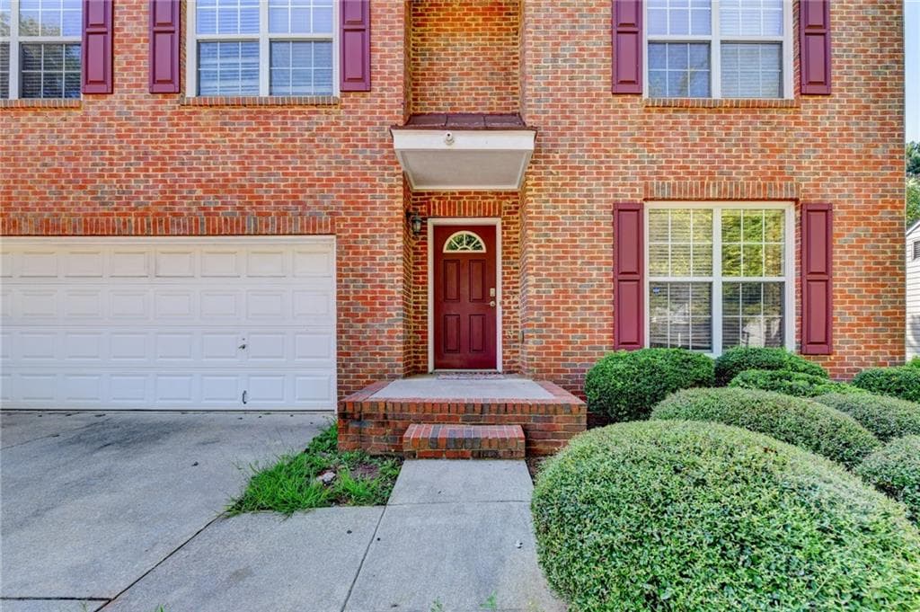 5 bedroom, 4 bathroom, 2,020 sq ft single family residence for sale at 735 Castlebrooke Way, Lawrenceville, GA 30045