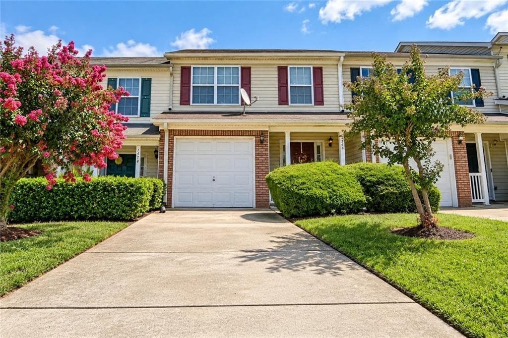 2 bedroom, 3 bathroom, 1,400 sq ft townhouse for sale at 1476 April Lane, Morrow, GA 30260
