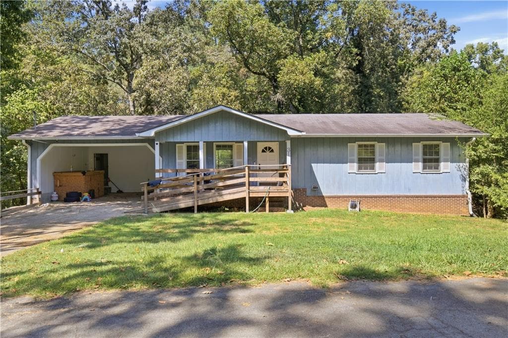 3 bedroom, 2 bathroom, 1,392 sq ft single family residence for sale at 31 Rainwood Circle, Silver Creek, GA 30173