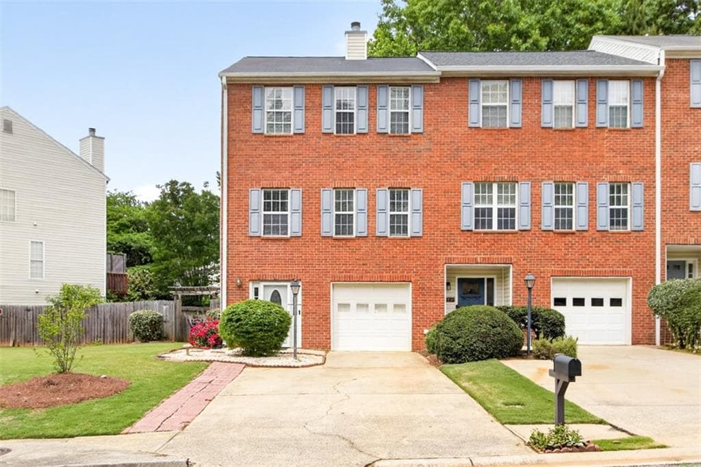 3 bedroom, 4 bathroom, 2,061 sq ft townhouse for sale at 2484 Stonegate Drive, Acworth, GA 30101