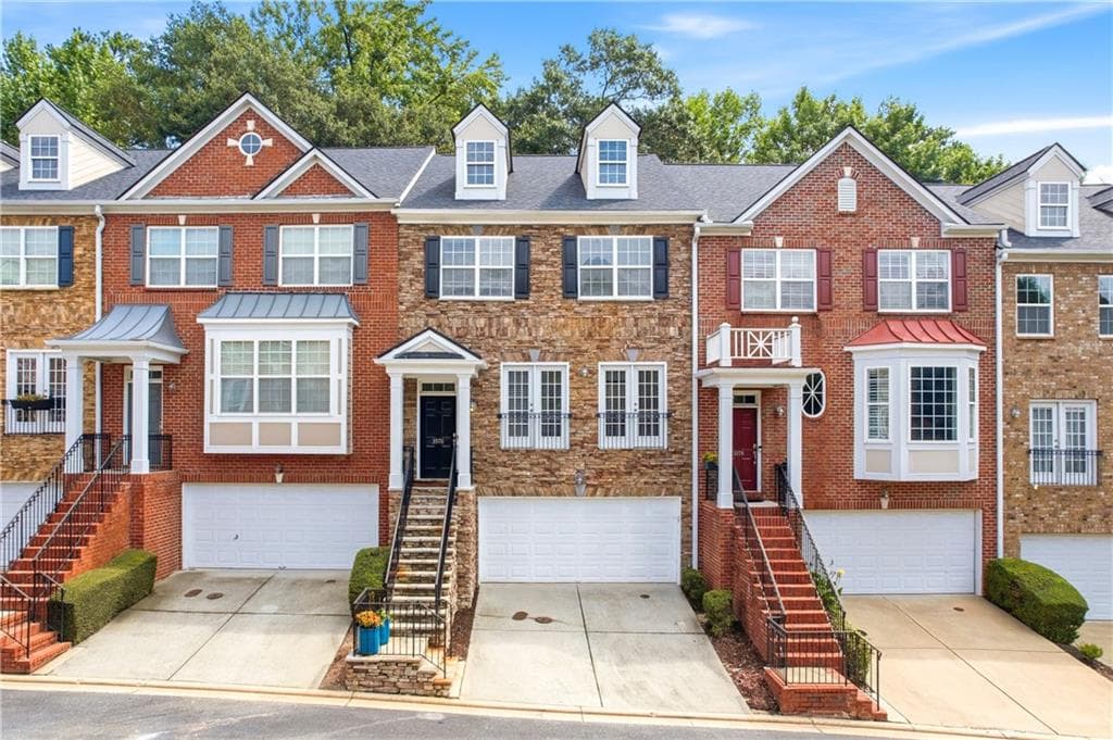 3 bedroom, 4 bathroom, 2,646 sq ft townhouse for sale at 3976 Old Atlanta Station Court 8, Atlanta, GA 30339