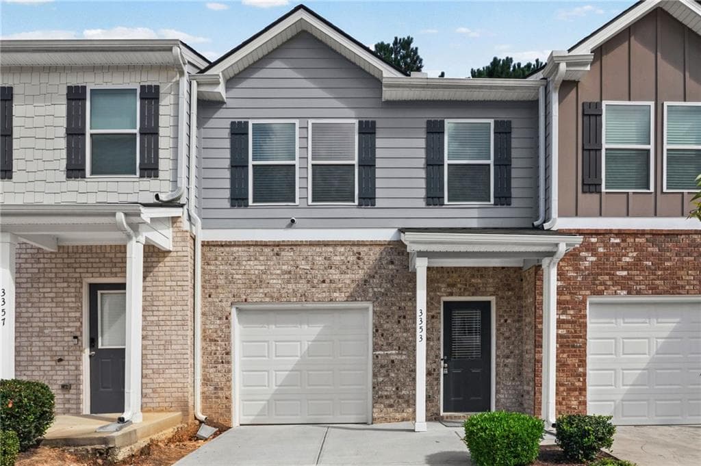 3 bedroom, 3 bathroom, 1,610 sq ft townhouse for sale at 3353 Sable Elm Court, Atlanta, GA 30349