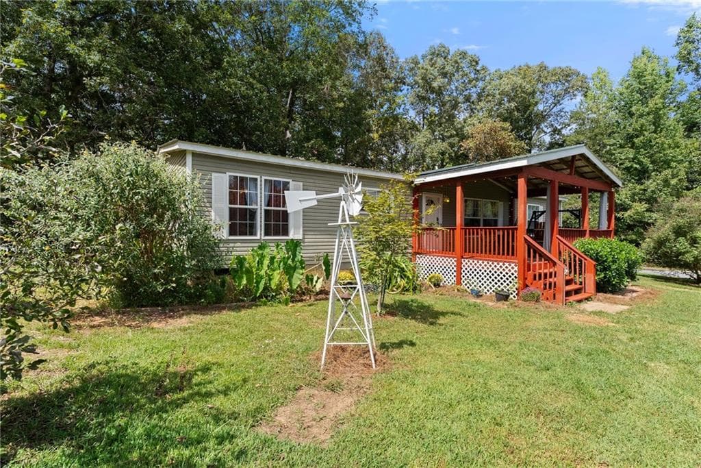 3 bedroom, 2 bathroom, 1,800 sq ft single family residence for sale at 93 Rider Road Spur, Dawsonville, GA 30534