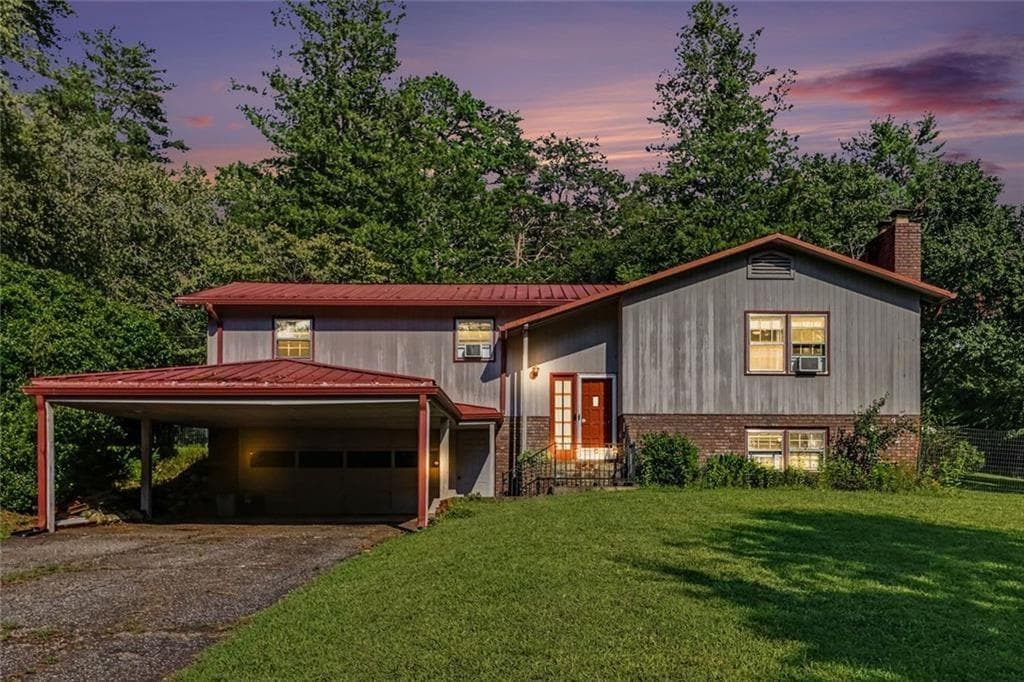3 bedroom, 2 bathroom, 2,139 sq ft single family residence for sale at 462 Wall Bridge Road, Clarkesville, GA 30523
