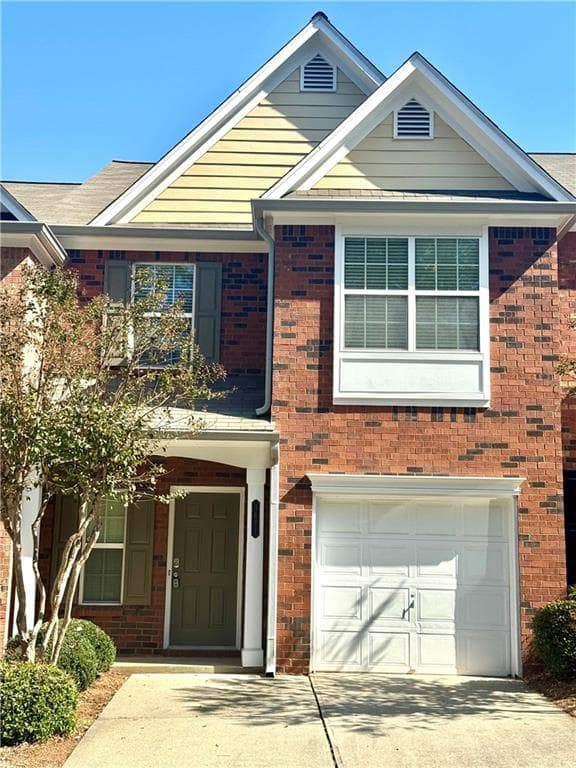 3 bedroom, 3 bathroom, 1,718 sq ft townhouse under contract at 3871 Pleasant Oaks Drive, Lawrenceville, GA 30044