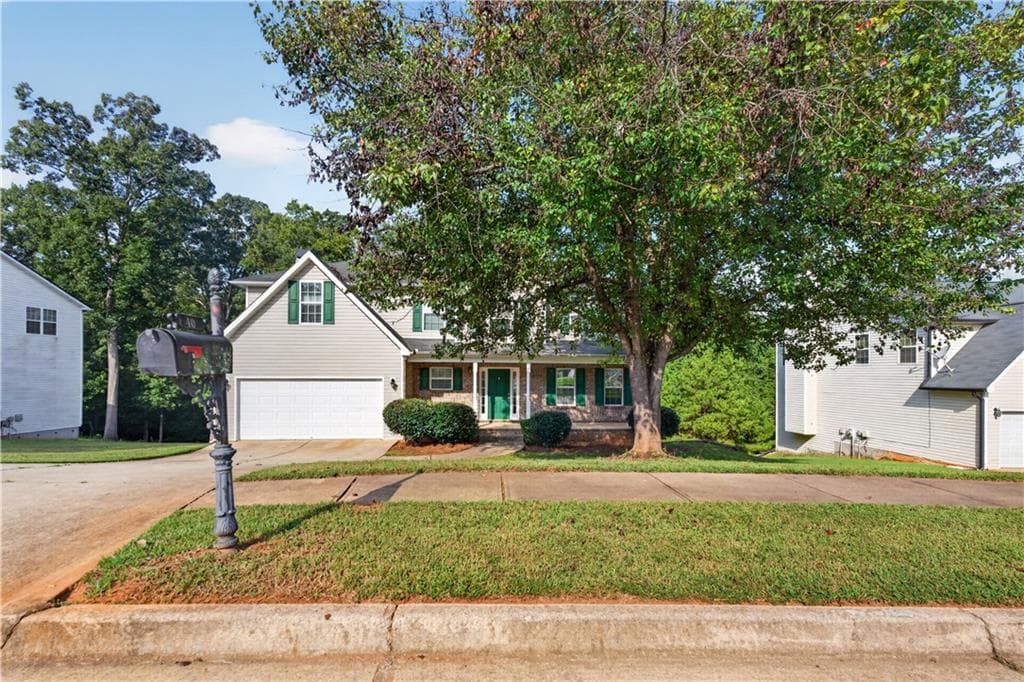 4 bedroom, 3 bathroom, 2,786 sq ft single family residence for sale at 40 Cliff View Drive, Covington, GA 30016