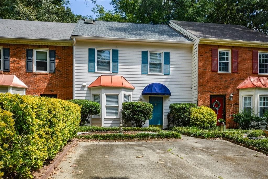 2 bedroom, 2 bathroom, 1,452 sq ft townhouse under contract at 1381 Poplar Pointe, Smyrna, GA 30082