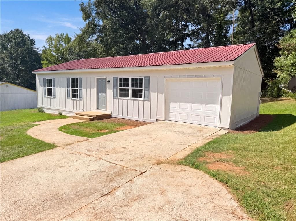 3 bedroom, 1 bathroom, 1,000 sq ft single family residence for sale at 280 Stonehenge Way, Athens, GA 30606