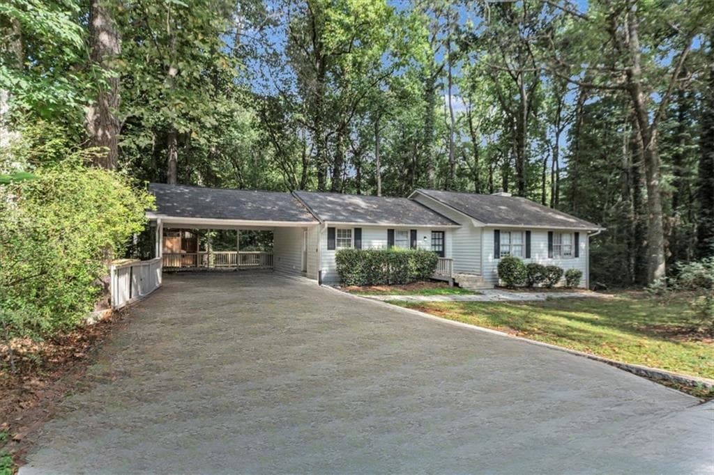 3 bedroom, 2 bathroom, 2,511 sq ft single family residence for sale at 1865 Oak Ridge Way, Lawrenceville, GA 30044