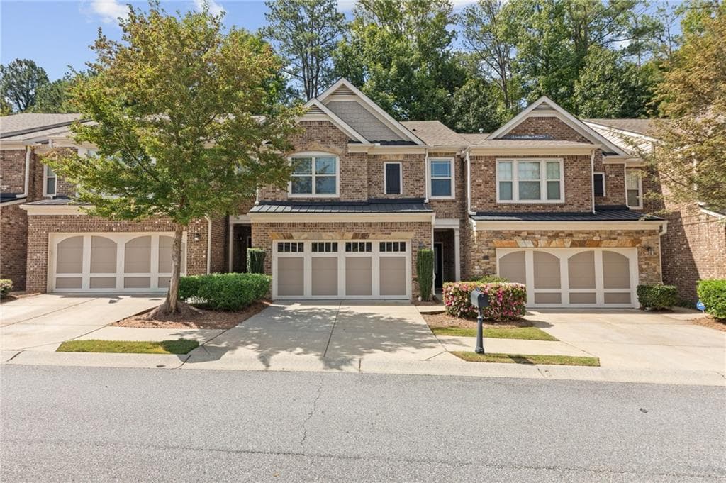 3 bedroom, 3 bathroom, 2,142 sq ft townhouse for sale at 13374 Canary Lane, Alpharetta, GA 30004