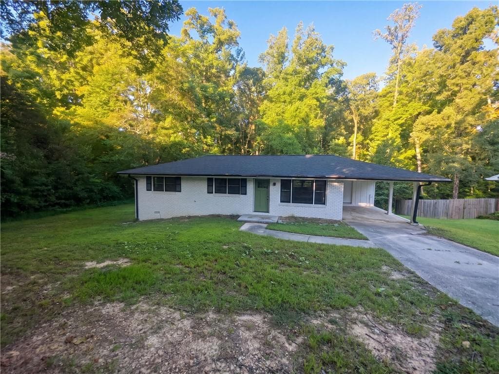 3 bedroom, 2 bathroom, 1,056 sq ft single family residence for sale at 6489 N Sweetwater Road, Lithia Springs, GA 30122