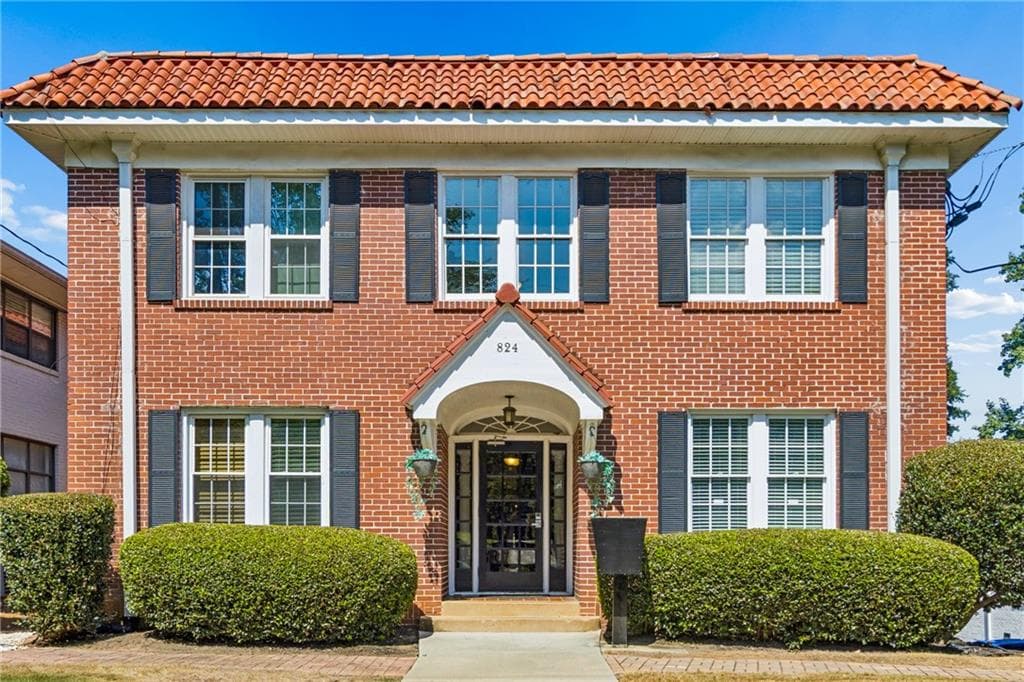 1 bedroom, 1 bathroom, 729 sq ft condominium for sale at 824 Greenwood Avenue 11, Atlanta, GA 30306