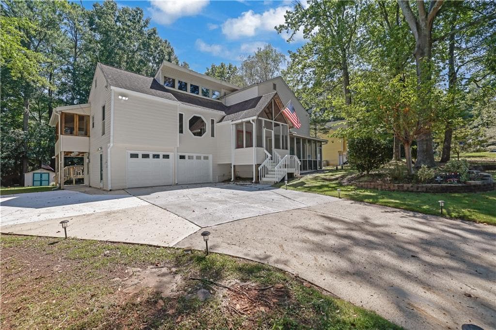 5 bedroom, 3 bathroom, 2,348 sq ft single family residence for sale at 3956 Viewpoint Court, Marietta, GA 30066