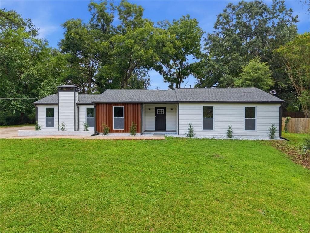 3 bedroom, 2 bathroom, 1,628 sq ft single family residence for sale at 978 Hilltop Court, Lawrenceville, GA 30045