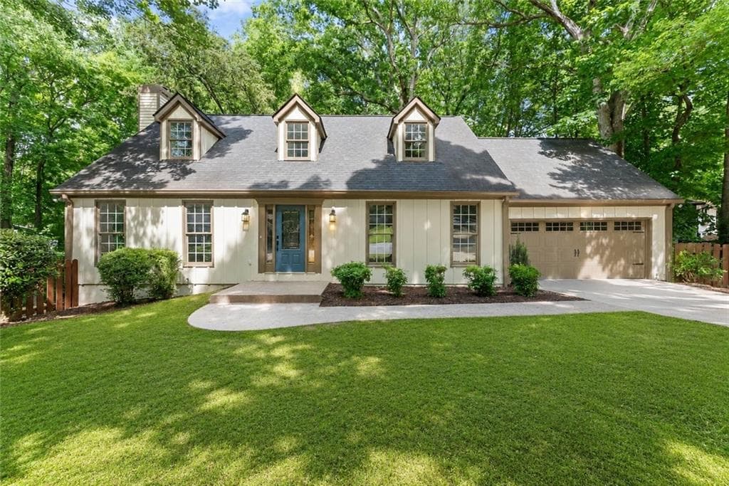 3 bedroom, 3 bathroom, 2,440 sq ft single family residence for sale at 1476 W Lake Drive, Gainesville, GA 30501