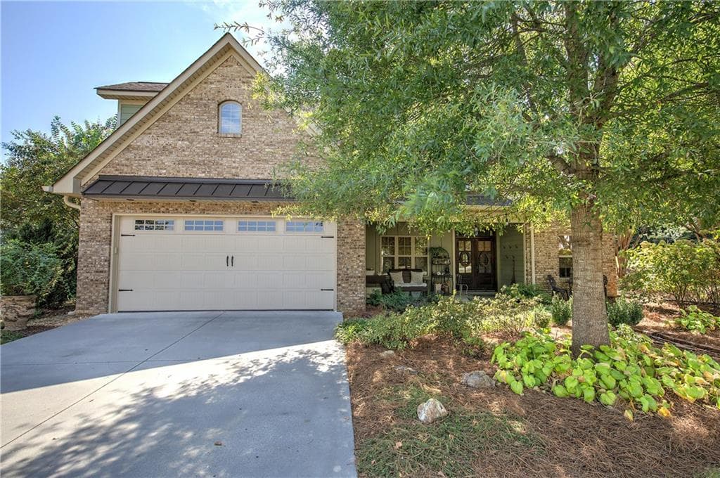 3 bedroom, 3 bathroom, 2,563 sq ft single family residence under contract at 108 Quail Run Drive, Calhoun, GA 30701