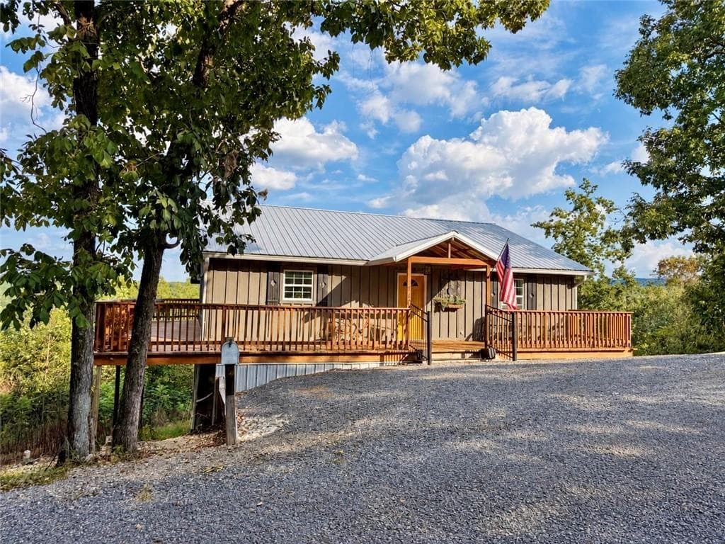 2 bedroom, 3 bathroom, 1,400 sq ft single family residence for sale at 540 County Road 368, Centre, AL 35960