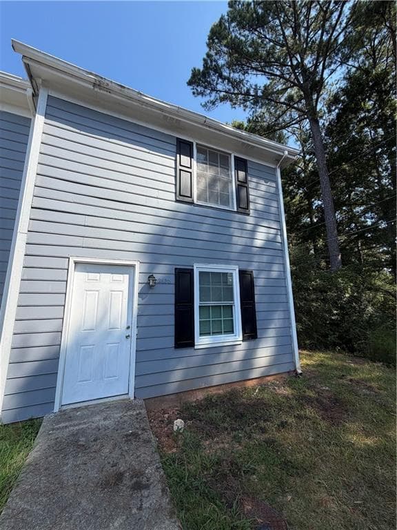 2 bedroom, 2 bathroom, 1,024 sq ft townhouse for sale at 2630 Evans Mill Drive, Lithonia, GA 30058